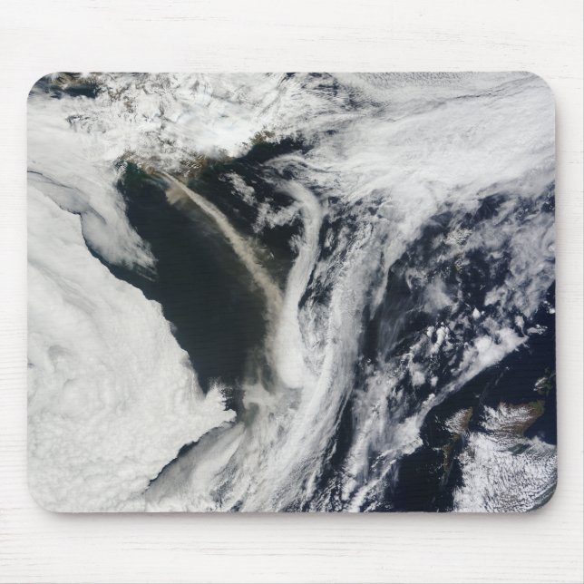 IcelandÃ¯Â¿Â½s EyjafjallajÃ¯Â¿Â½kull volcano Mouse Pad (Front)