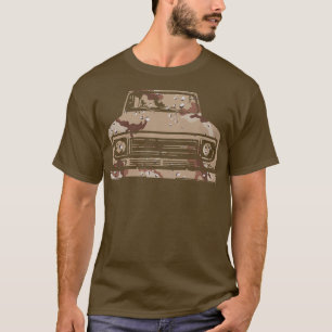 IH Scout II classic 4x4 truck 1979 desert camo T-Shirt