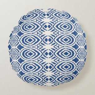 Ikat seamless pattern. Vintage tie dye shibori pri Round Cushion