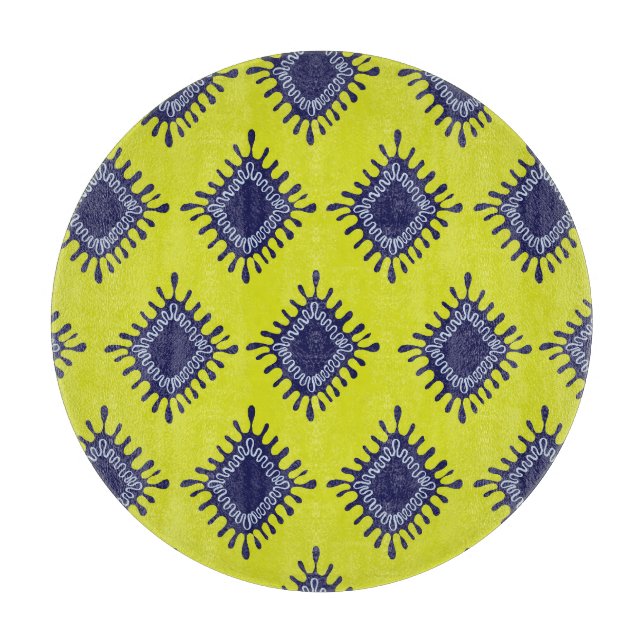 Ikat Tribal: Stylish Modern Pattern. Cutting Board (Front)