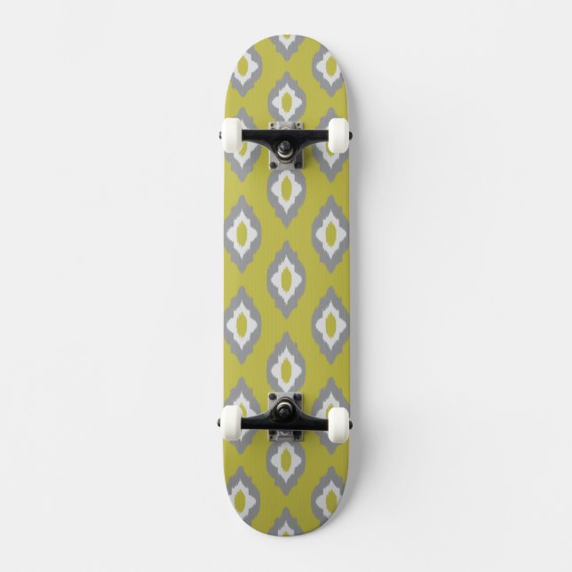 Ikat vintage pattern skateboard (Front)