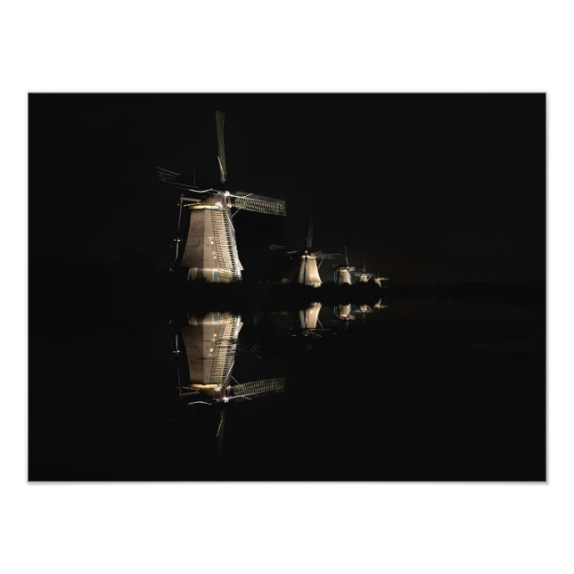 Illuminated windmills in Kinderdijk at night print (Front)