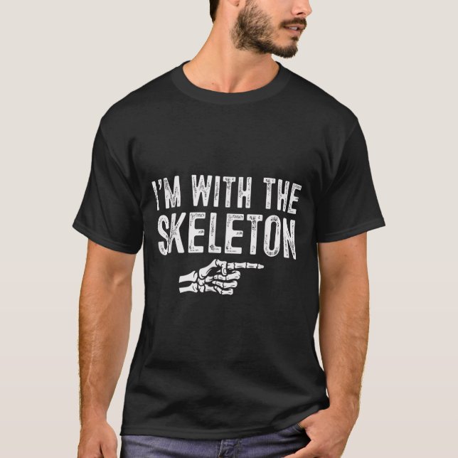 I'm With The Skeleton Easy Costume Halloween Coupl T-Shirt (Front)