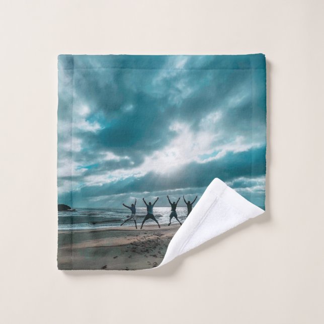 ime Spent With Family Quote Wood Square Wall Clock Wash Cloth (Wash Cloth)