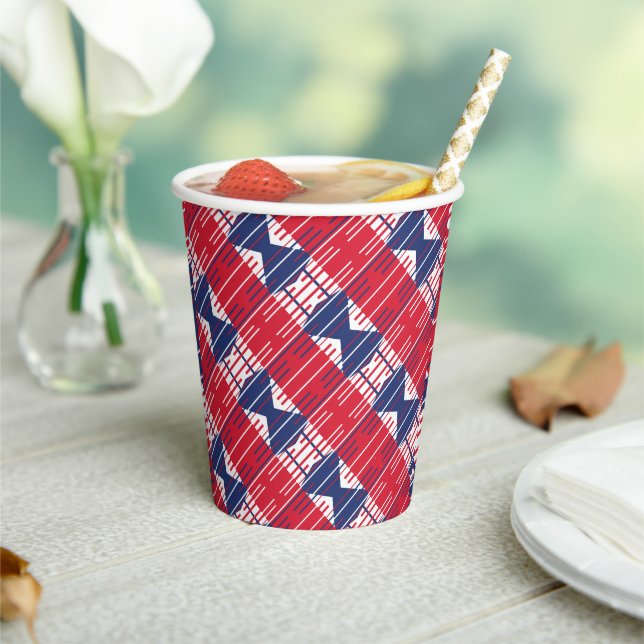 Independence Day BBQ Patriotic Colours Paper Cups (Insitu)