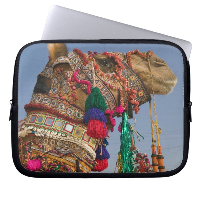 INDIA, Rajasthan, Pushkar: PUSHKAR CAMEL FAIR, Laptop Sleeve (Front)