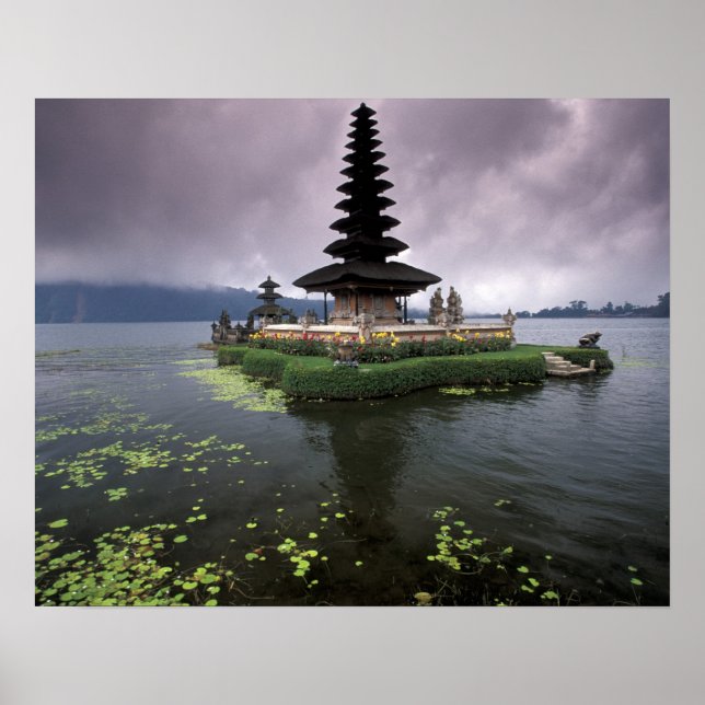 Indonesia, Bali, Ulun Danu Temple. Poster (Front)