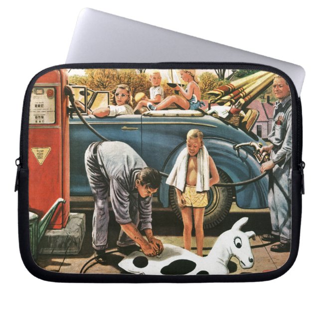 Inflating Beach Toy Laptop Sleeve (Front)