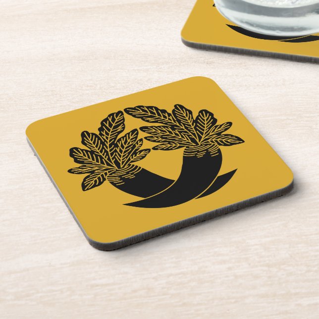 Intersecting radishes coaster (Left Side)
