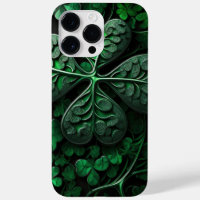 INTRICATE DARK GREEN IRISH SHAMROCKS