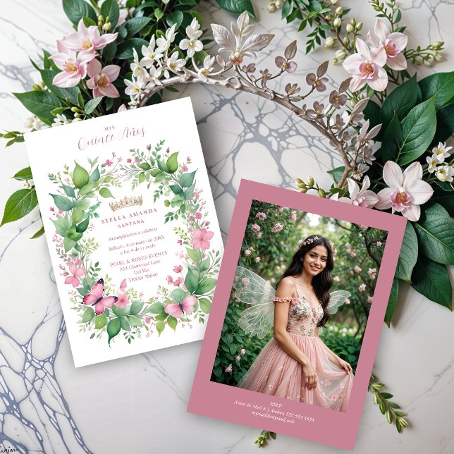 Invitación Exquisite Spring Tiara Pink & Green Flo Invitation (Exquisite Spring Tiara Pink & Green Floral Spanish Quinceañera Photo Invitations Cards. )