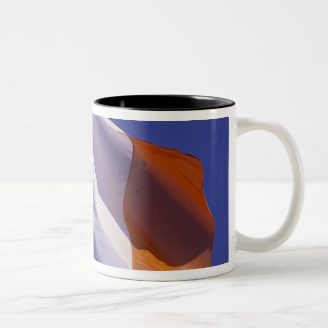 Irish flag Two-Tone coffee mug (Right)