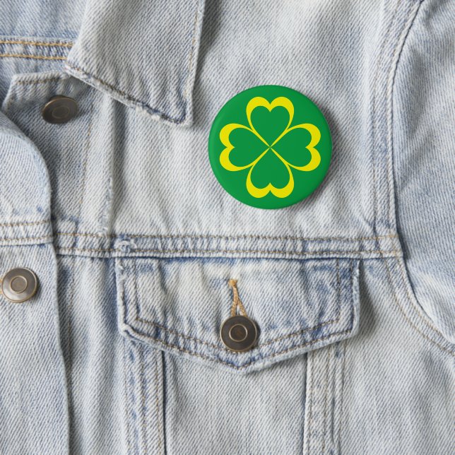 Irish shamrock cross for Saint Patrick’s Day 6 Cm Round Badge (In Situ)