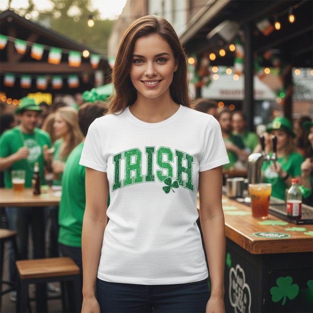 Irish Shamrock Retro St Patrick's Day  T-Shirt (Irish Shamrock Retro St Patrick's Day T-Shirt)