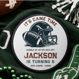 It’s game time! Kick off football birthday kids 6 Cm Round Badge