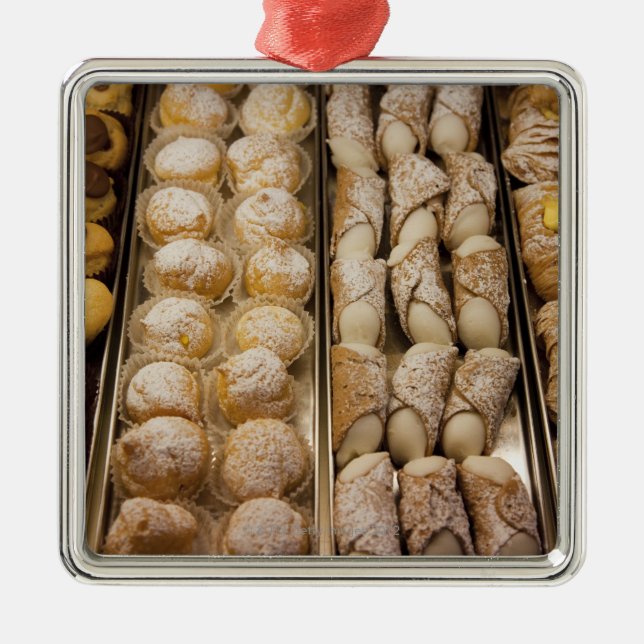 Italian pastries metal tree decoration (Front)