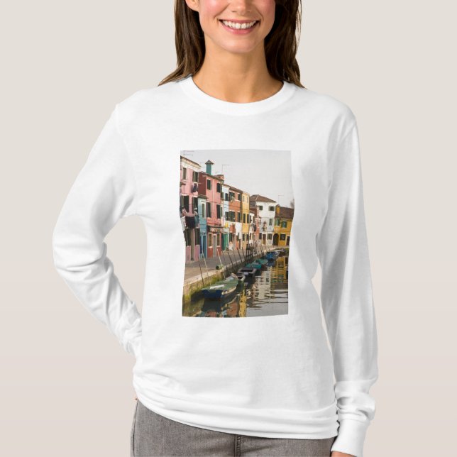 Italy, Burano. Colourful houses of line a T-Shirt (Front)