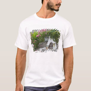 Italy, Puglia, Alberobello, Terra dei Trulli, T-Shirt