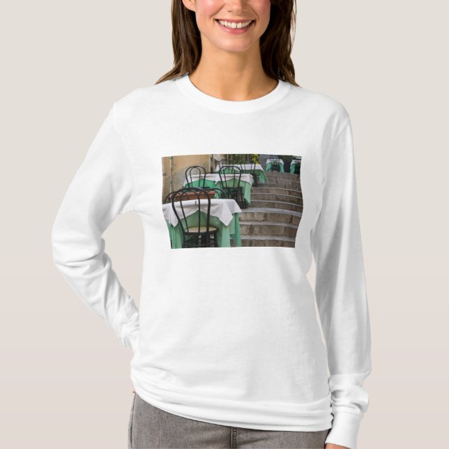 ITALY, Sicily, TAORMINA: Corso Umberto 1, Cafe T-Shirt (Front)