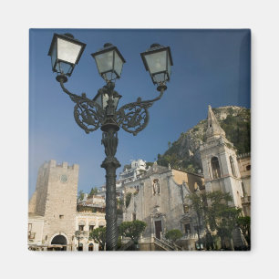 ITALY, Sicily, TAORMINA: Piazza iX Aprile, San Magnet