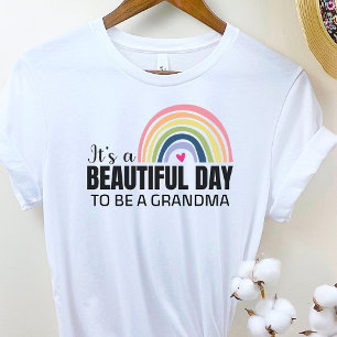 Its a Beautiful Day Grandma Pregnancy Annoucement  T-Shirt