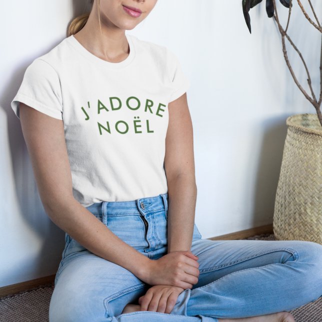 J'adore Noel | Christmas Minimalist Green White T-Shirt (Trendy festive tee with chic design that translates to “I love Christmas” in French)