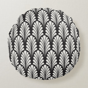 Japanese Elegance: Ornamental Vintage Pattern Round Cushion