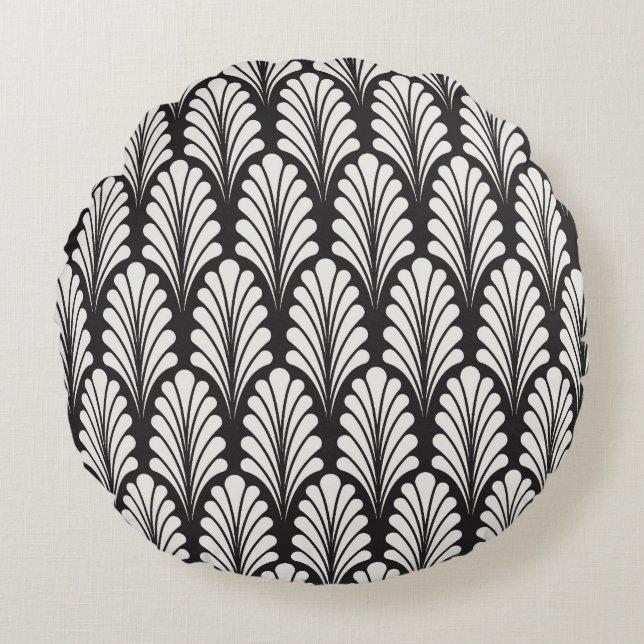 Japanese Elegance: Ornamental Vintage Pattern Round Cushion (Front)