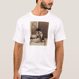 Japanese geisha playing the shamisen T-Shirt