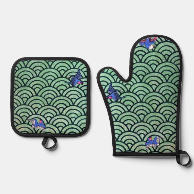 Japanese Traditional Wave Pattern Oven Mitt & Pot Holder Set (Front)
