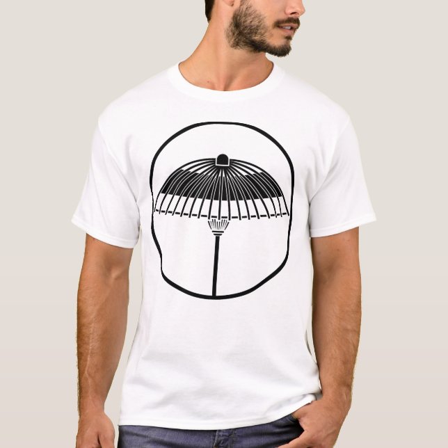 Japanese umbrella in a threadlike ring T-Shirt (Front)