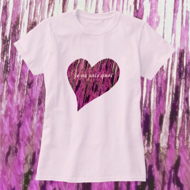 Je Ne Sais Quoi Pink Heart Chic T-Shirt (Creator Uploaded)