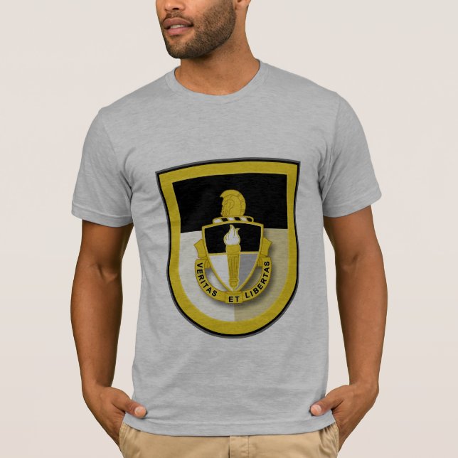 JFKSWC&S beret flash w DUI T-Shirt (Front)