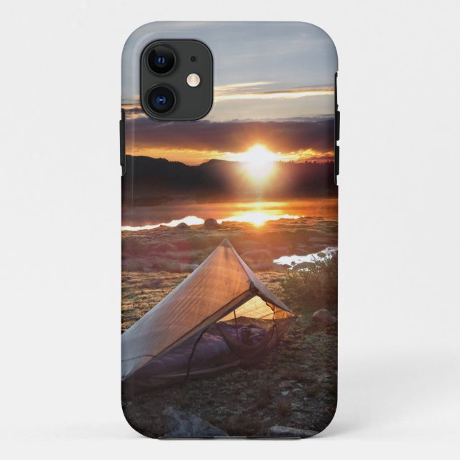 John Muir Trail Camp Sunrise - Sierra Nevada Mount Case-Mate iPhone Case (Back)
