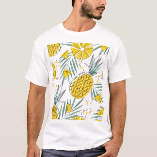 Juicy pineapples: bright vintage pattern. T-Shirt