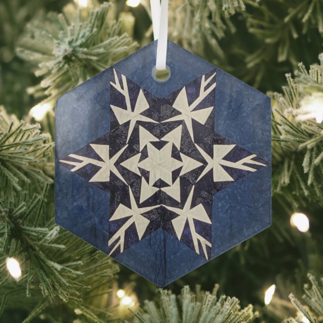 June's snowflake quilt ornament (Insitu)