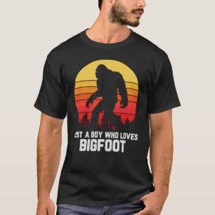 Just A Boy Who Loves BIGFOOT   Bigfoot Retro T-Shirt