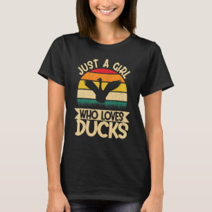 Just a Girl who loves Ducks Harvest Farming Barn C T-Shirt