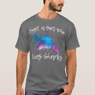 JUST A GIRL WHO LOVES SHARKS Retro Vintage Diving  T-Shirt