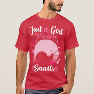 Just A Girl Who Loves Snails Pink Retro Vintage gi T-Shirt