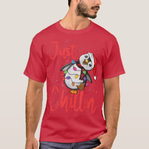 Just Chillin Penguin Funny Merry Christmas Celebra T-Shirt