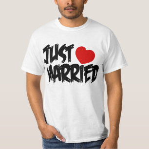 JUST MARRIED,NEWLY WEDS,NEWLY MARRIED COUPLE T-Shirt