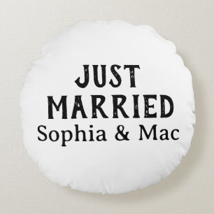 Just Married Simple Stylish Modern Minimal Black Round Cushion