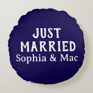 Just Married Simple Stylish Modern Minimal Name Round Cushion