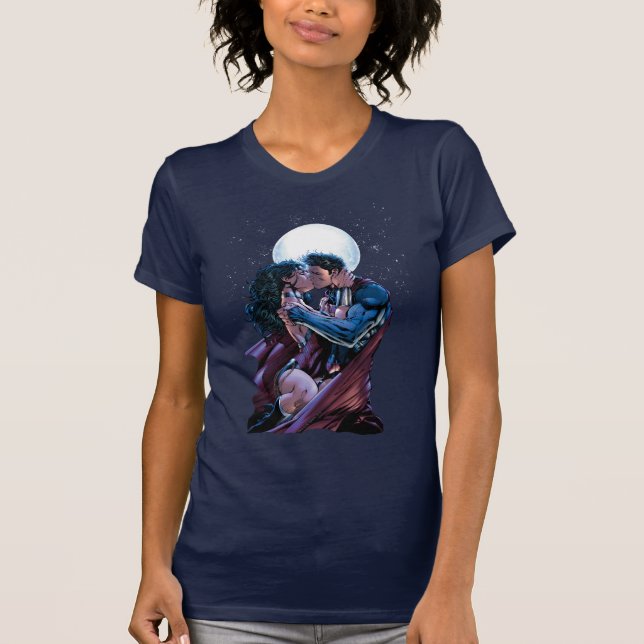 Justice League #12 Wonder Woman & Superman Kiss T-Shirt (Front)