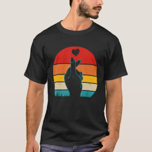 K Pop Heart Hand Symbol K Drama Vintage Korean Po T-Shirt