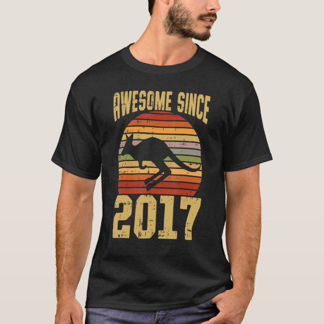 Kangaroo Awesome Since 2017 5th Birthday 5 Years O T-Shirt (Front)