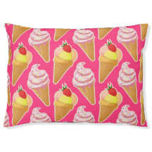 Kawaii pink pattern with strawberry ice cream 
