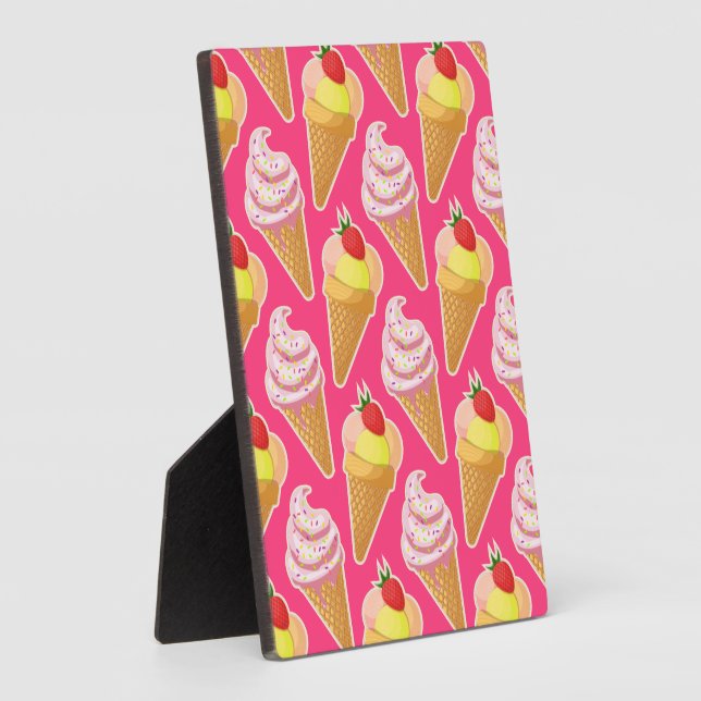 Kawaii pink pattern with strawberry ice cream  plaque (Side)