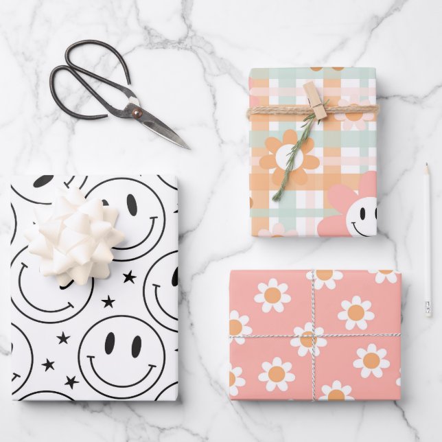 Kawaii Retro Smile Daisy Wrapping Paper Sheet (Front)